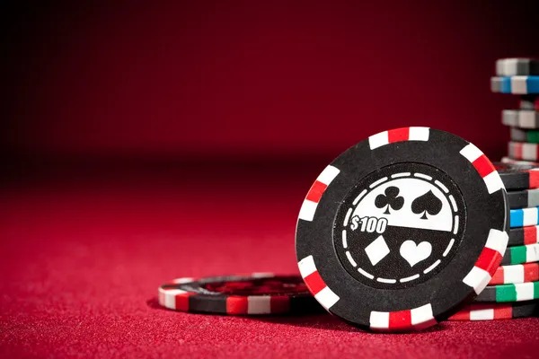 link udintogel live-dealer table with multiple players and real dealer